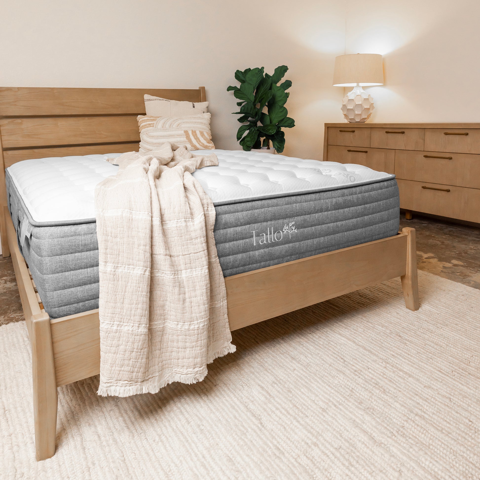 Tallo Classic Mattress, side view, organic cotton cover, Talalay latex layers, handmade mattress, eco-friendly materials, supportive mattress, durable design, comfortable sleep
